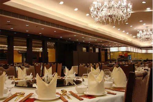 疫情嚴峻 叙福樓今早急跌10.75% 