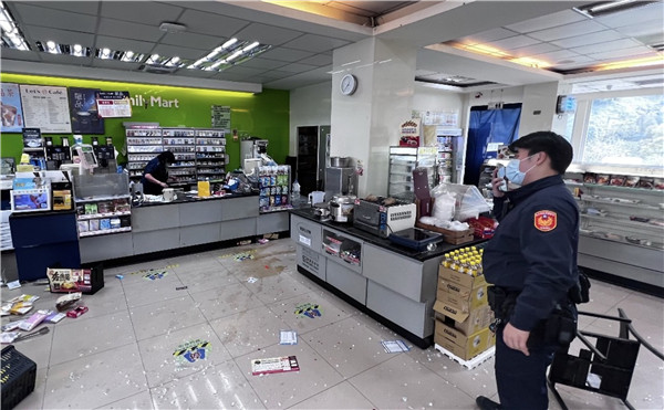 台男疑心情不佳 大鬧超商打傷店員