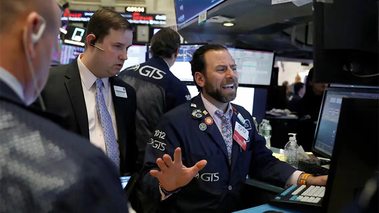 俄烏局勢推升避險情緒 道指早段跌近三百點