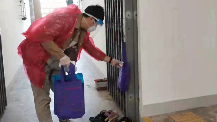 荃灣愛心義工服務隊日均出動120人次 為基層市民解決日常生活所需