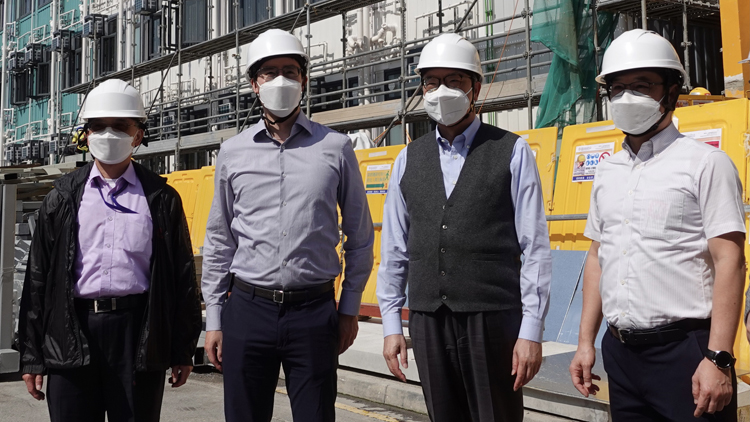 陳帆視察「同心村」社區隔離設施施工進度