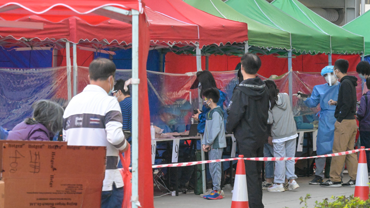 指圍封強檢陽性率達10%至20% 許樹昌稱本港15%人口已染疫