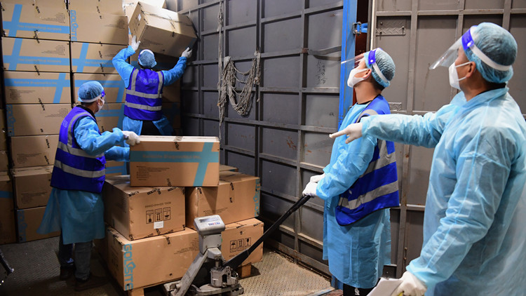 內地援港物資不斷線 逾2100萬個快速測試包已送達