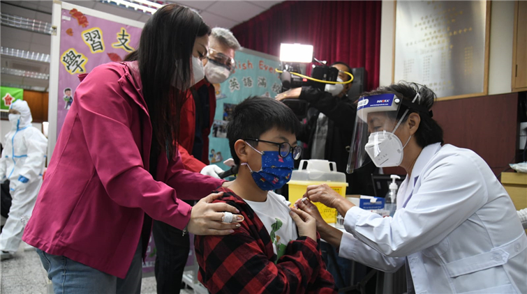 「全港社區抗疫連線」與「心中有晴」舉辦疫苗接種日活動