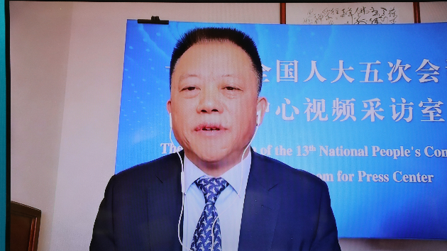 全國人大代表文愛華：服務實體經濟，金融機構要主動作為