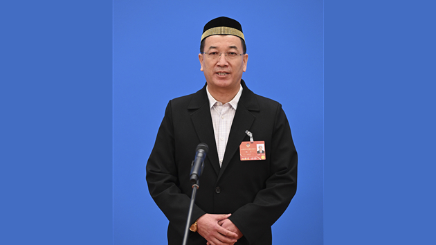 【聲音】全國政協委員楊傑：如今在新疆，各民族像石榴籽一樣抱在一起