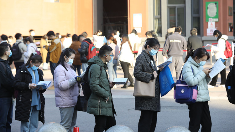 全國多地推遲招考公務員筆試時間