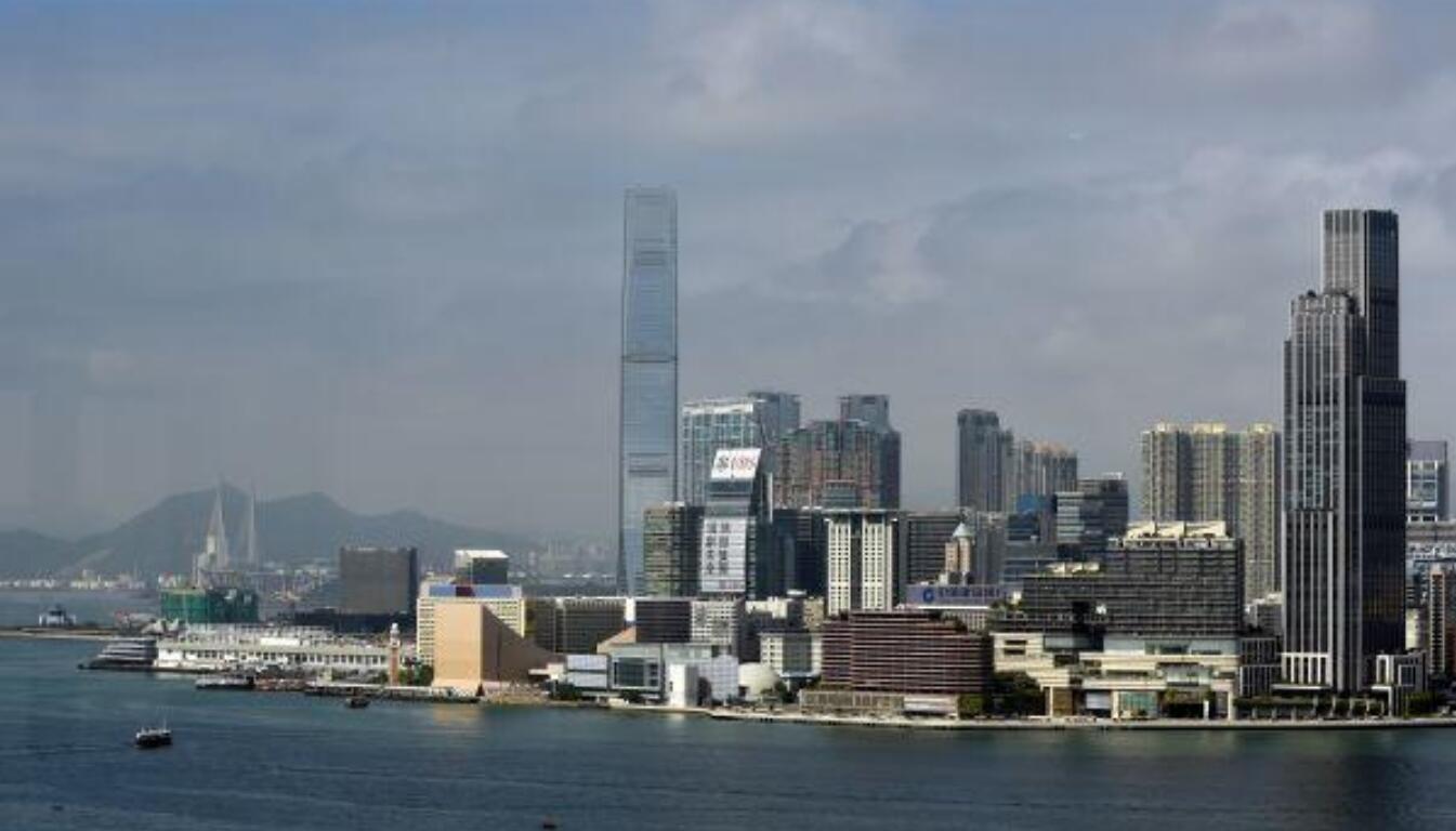 【港事快評】對小圈子「鍾氏民調」信你都傻