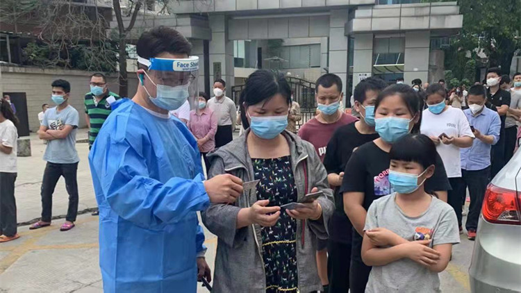 港青呂子康積極投身深圳抗疫一線並募資援港