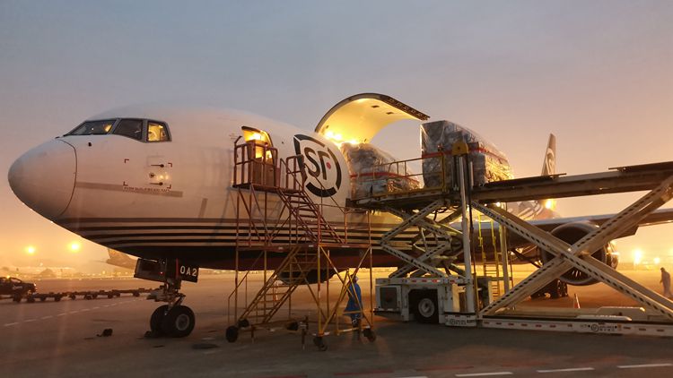 深港貨運包機航線首開通 航程僅需30分鐘