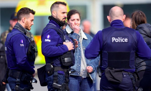 比利時一汽車衝入人群 造成至少6人死亡