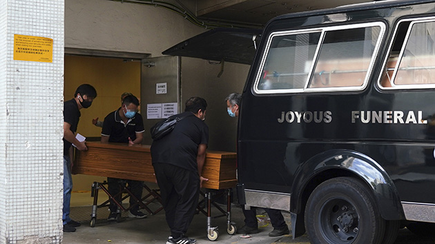 過去4日超過960副棺木抵港 未來5日再有近1050副運抵