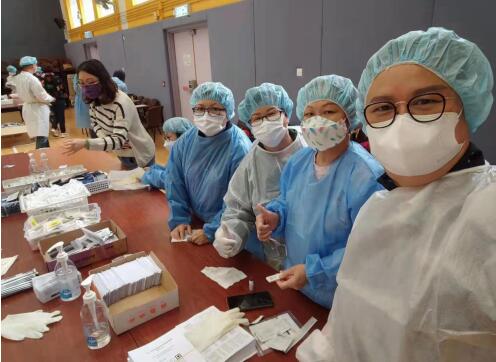 「嚴重疫情前堅守義工服務 心情忐忑但我會堅持」——記一名默默奉獻的普通義工鄭麗萍