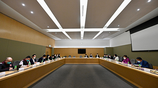 林鄭月娥晤在港考察內地專家 就疫情發展及防疫措施交流意見