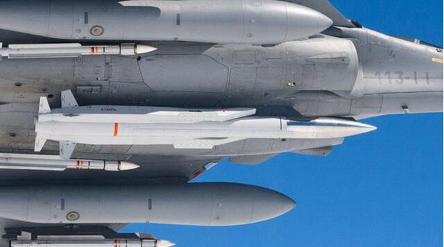 敏感時刻法國試射一枚未裝藥核導彈 展示空基核威懾