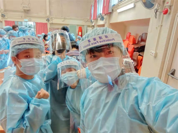 香港「95後」歌手創作抗疫歌曲《守望》