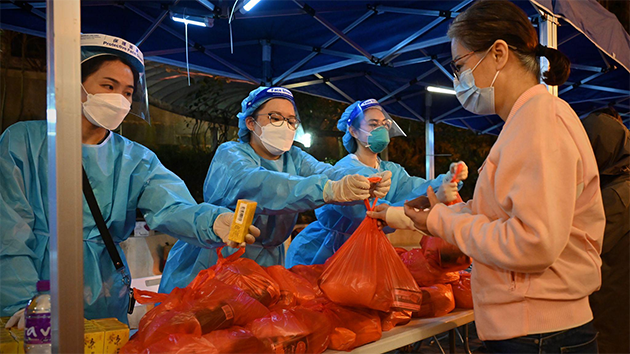 經中央協調採購 港府已接收1.8億份快測包及3.5億個口罩