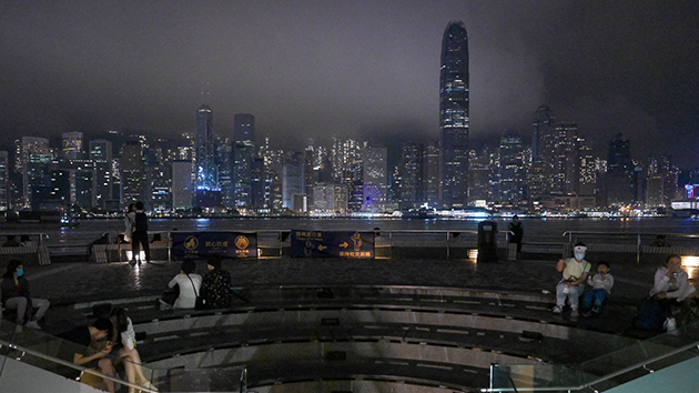 維港兩岸多座大廈響應「地球一小時」