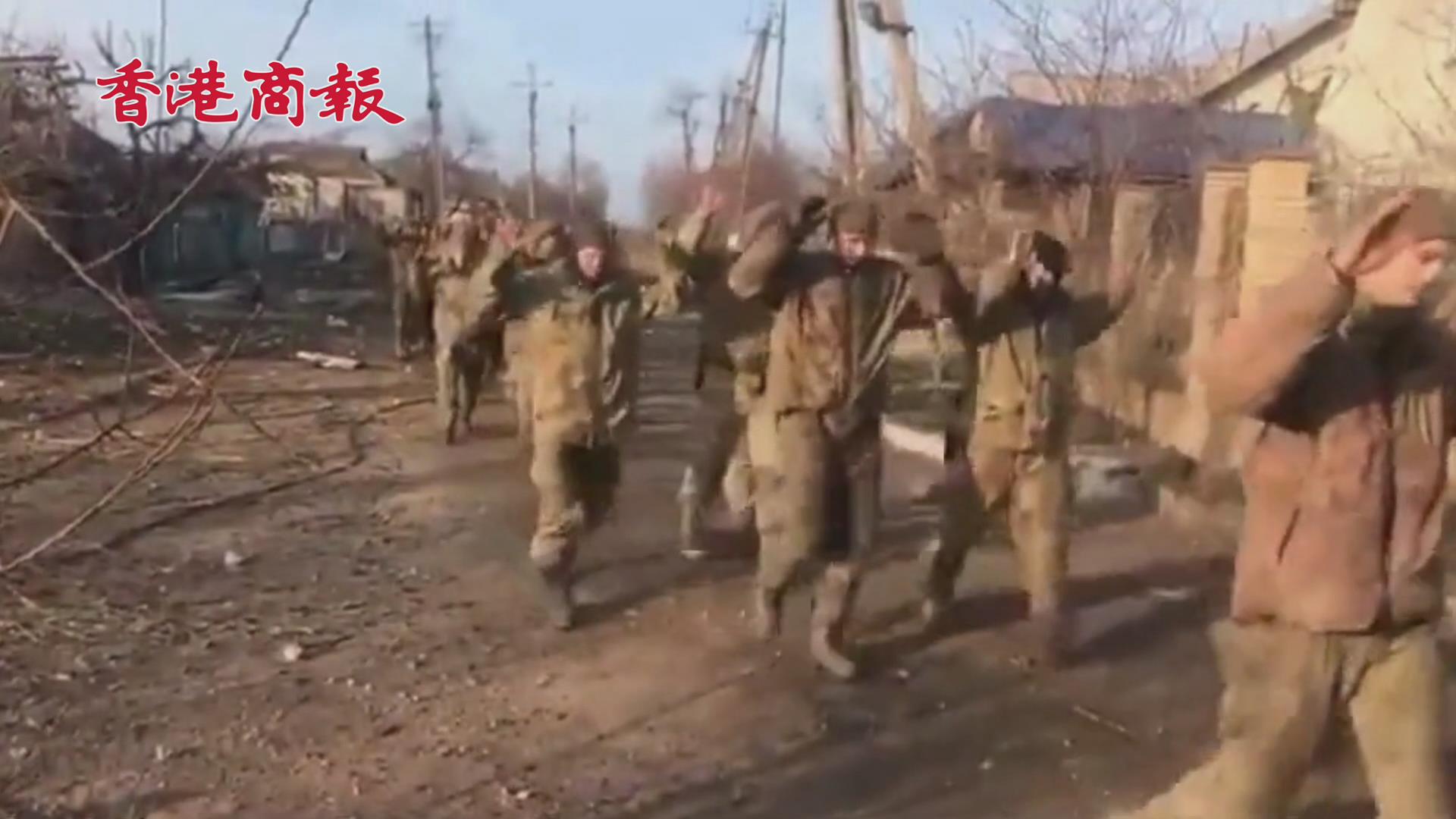 有片丨200多名烏軍舉起雙手向俄投降 車臣領導人：明智的選擇