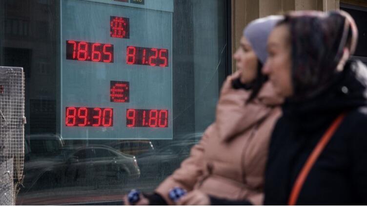 俄羅斯擬用盧布支付美元債息 拒承認正式違約