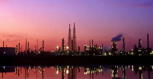 工信部等六部門發文：嚴控煉油、磷銨等新增產能