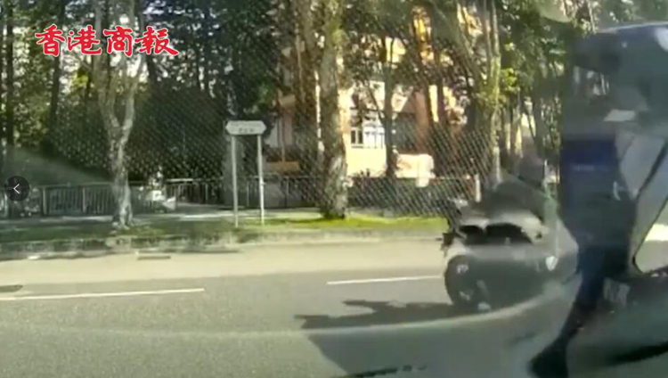 有片｜與泥頭車相撞 鐵騎士連人帶車倒地受傷