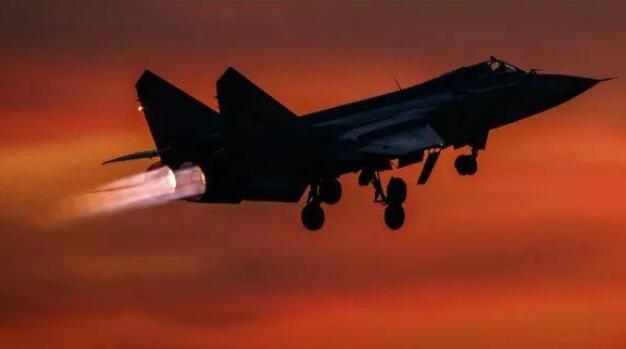 俄一架米格-31戰機墜毀 飛行員彈射逃生