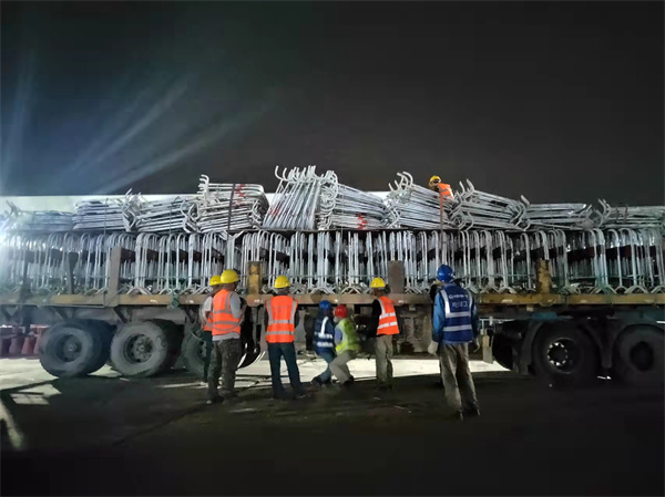 廣州地鐵集團連夜完成白雲區封控區8公里圍蔽工作