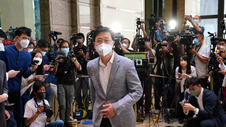 李家超提名票越過入閘門檻 爭取三分一選委提名 月底前公布政綱