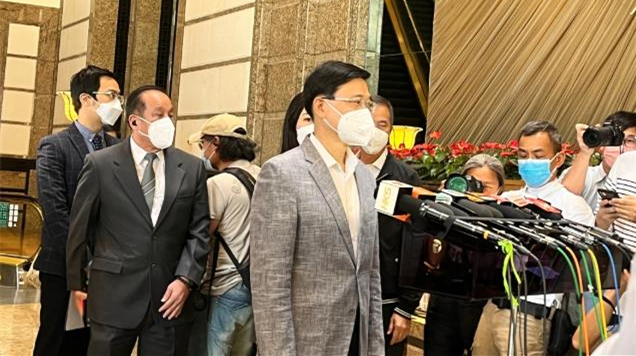 【記者手記】特首唔易選 超哥一天趕10場 跑勻港九新