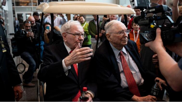 股神拍檔芒格首季減持阿里一半持股