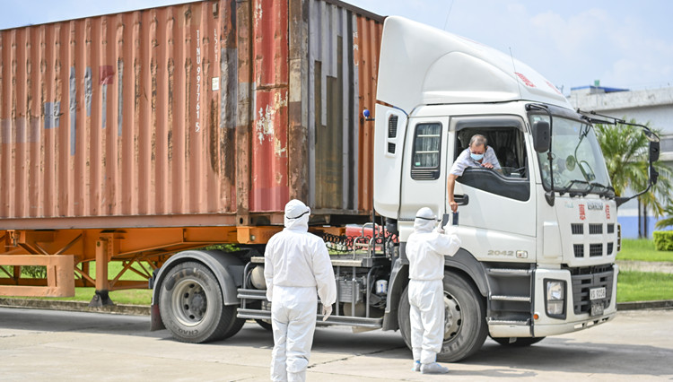 内地中高風險地區貨運車輛入深須申報