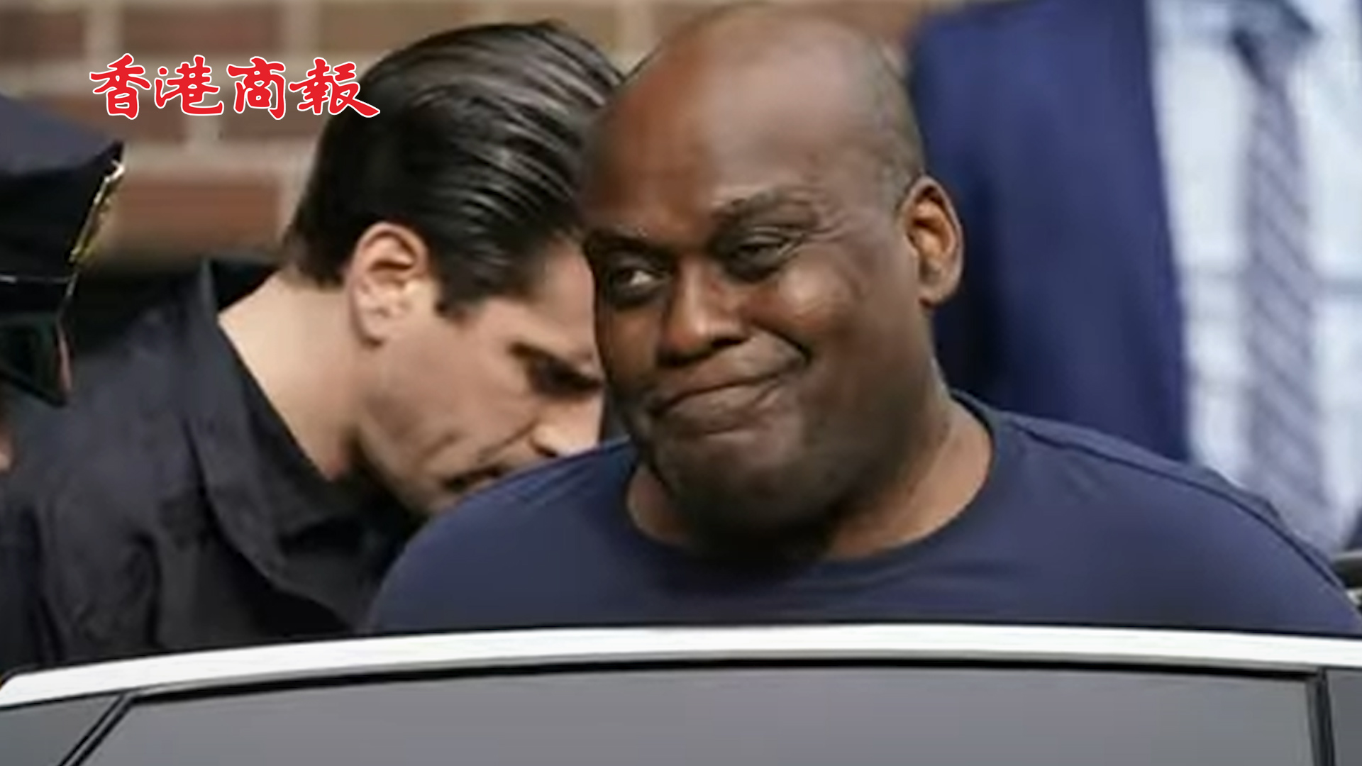 有片丨紐約地鐵槍擊案嫌犯被捕畫面：現場露出詭異笑容
