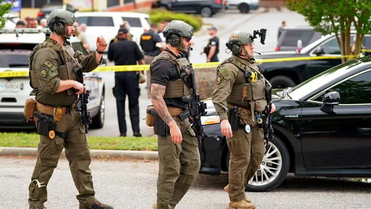 美國南卡州商場槍擊案 12傷3人被捕