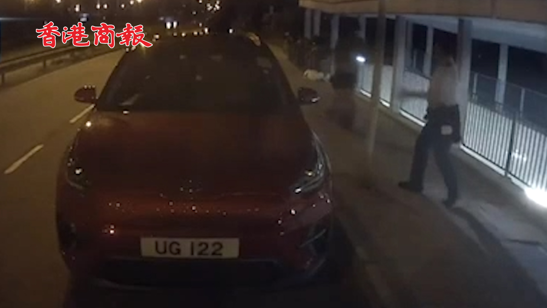 有片丨沙田男子駕電動滑板車遇查 拒停車直撞警員被捕