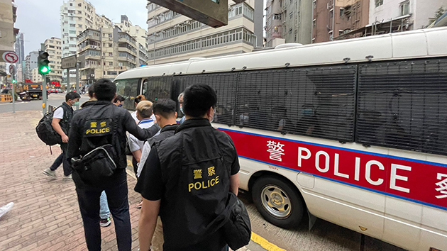 警深水埗搗破非法賭檔 4男1女被捕