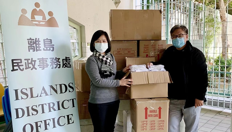 污水檢測呈陽性 政府向離島區及葵青區居民派21萬個快測包