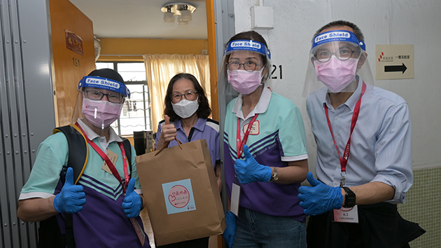 義工局動員500義工 向1000位長者送上防疫包及食物