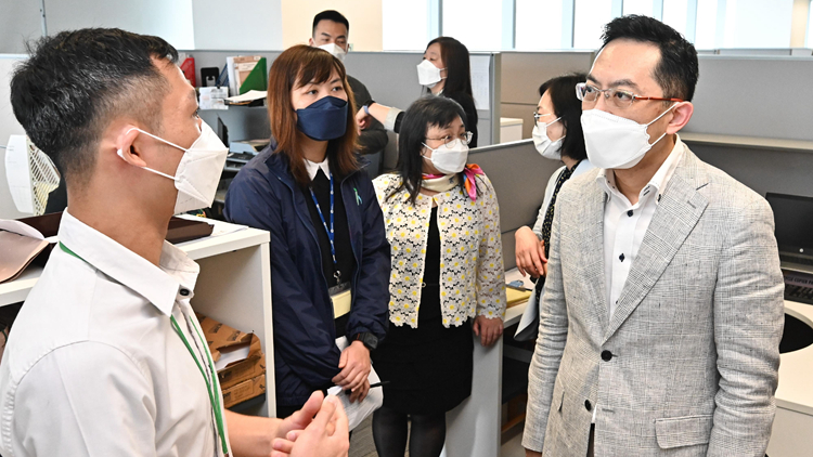 林文健視察新緊急熱線中心：繼續緊守崗位全力做好防控