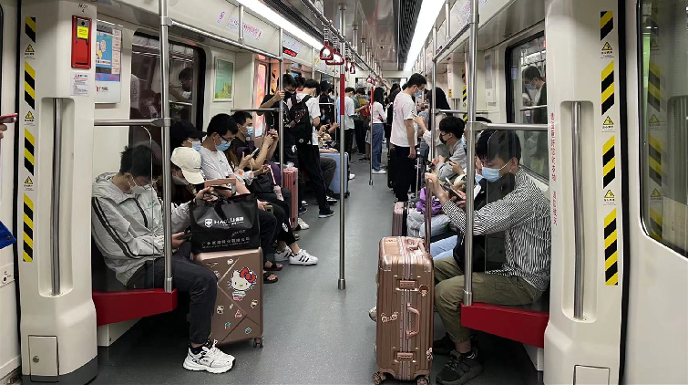 廣州本次疫情累計報告感染者99例 假期客流同比下降73.6%