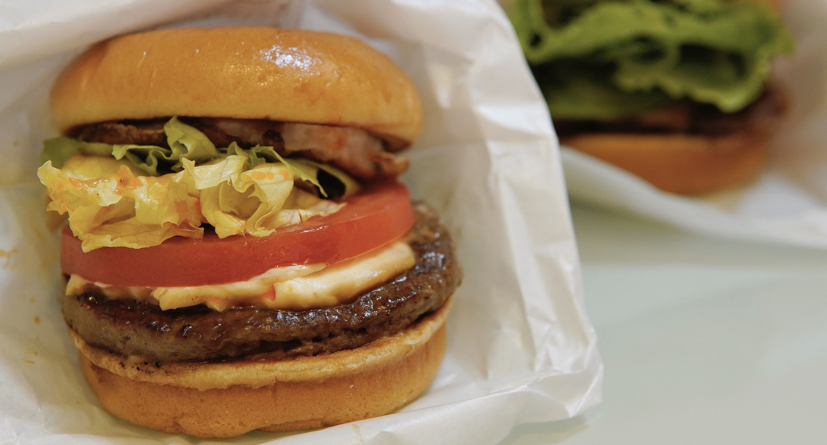 【美食】限定照燒牛肉漢堡 滑嫩蒸蛋配熔岩芝士超邪惡！