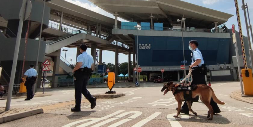 警方調配反恐部隊各區高姿態巡邏 確保特首選舉順利舉行