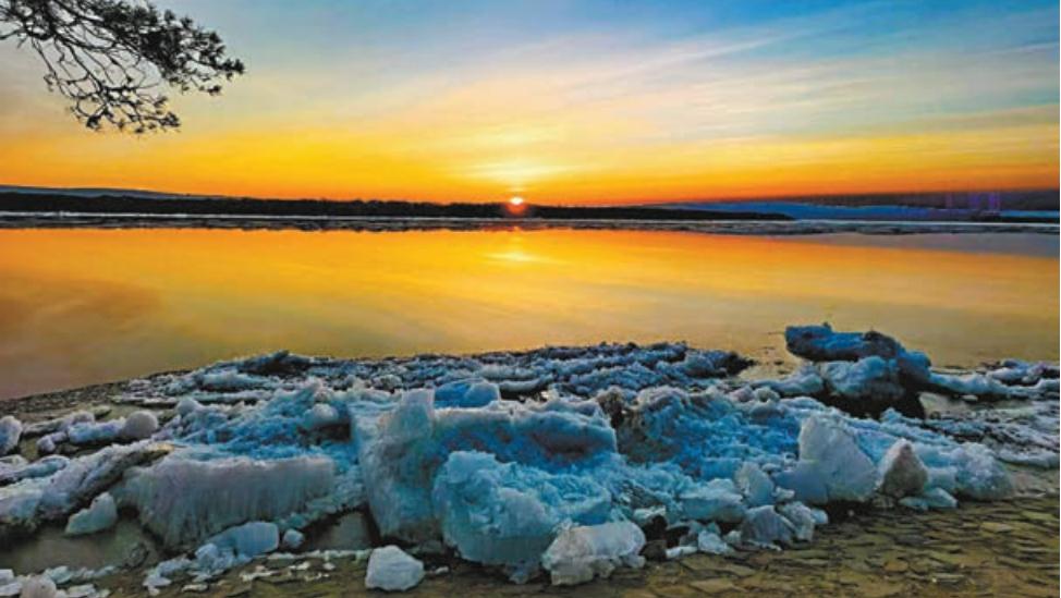 【萬水千山總是情】南有錢塘觀潮 北有呼瑪開江
