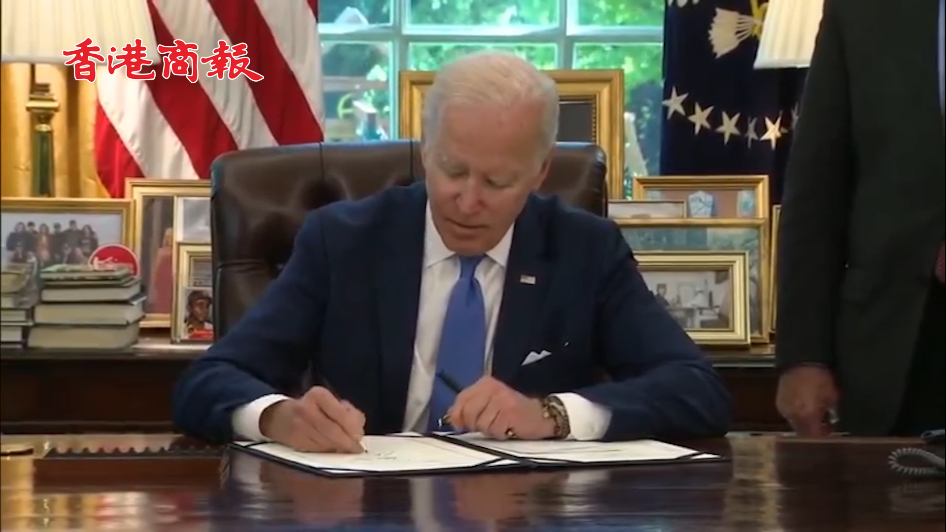 有片丨拜登簽署烏克蘭民主防禦租借法案 澤連斯基稱「歷史性一步」