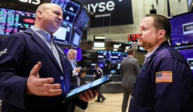 美股連跌後現反彈 道指早段升近三百點