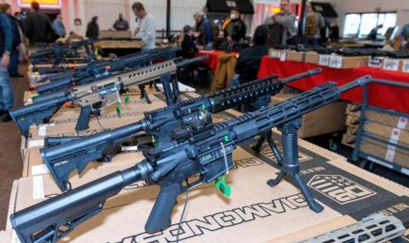 美國槍械製造商20年增7倍 涉槍暴力激增