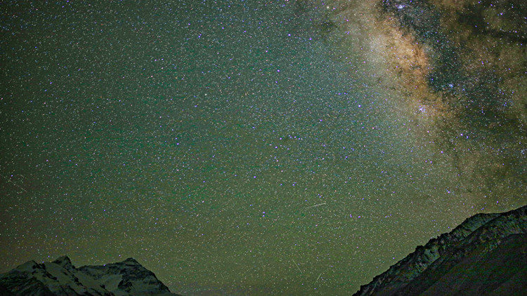 25日趣味天象：「雙星伴月」形似「可愛笑臉」