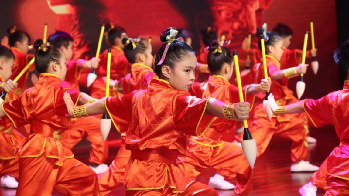 深港澳青少年手牽手共慶香港回歸25周年