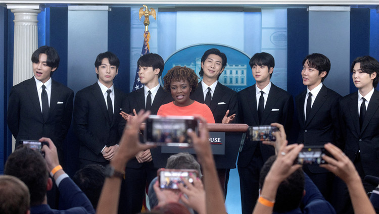 美國總統拜登在白宮會見防彈少年團