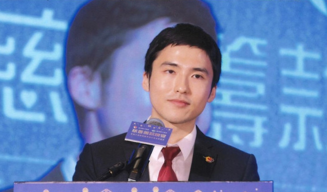 蔡加讚入手星島一成半股份 現升逾七成